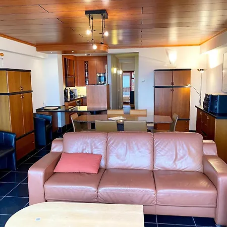 Chic Urban Seaside Apartment, Cleaning Included * ニーウポールト